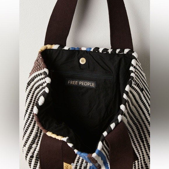 NWT - Driftwood Rug Tote Bag - Picture 3 of 5